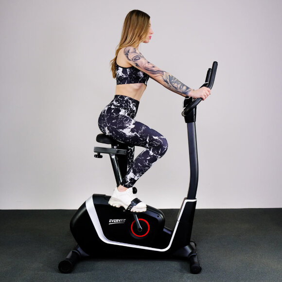 Магнитный велотренажер Everyfit K8727P Магнитный велотренажер Everyfit K8727P